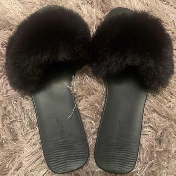 Black Slippers (Brand New) - Picture 1 of 2
